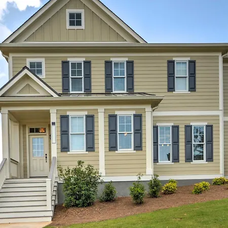 Spacious Family-Friendly Retreat With Winter Rates!